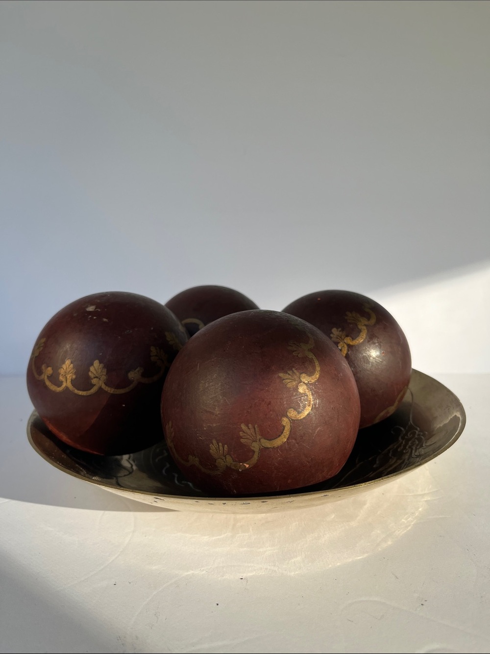 Vintage Gold Filigree Decorative Orbs – Set of 4